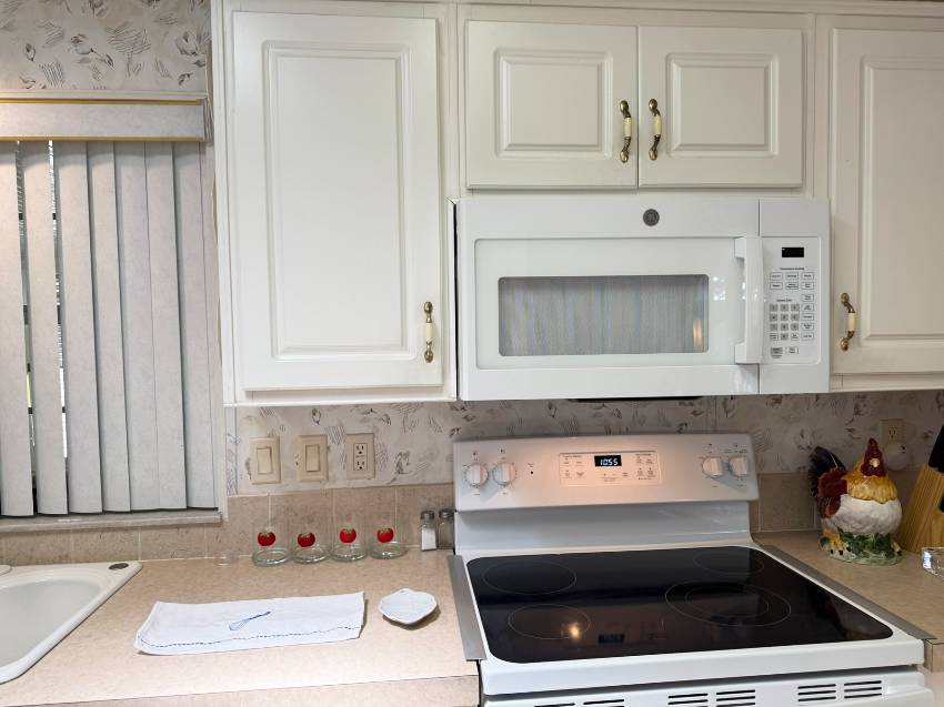 105 Bougenvilea Terrace a Parrish, FL Mobile or Manufactured Home for Sale